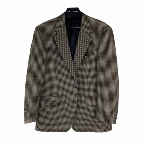 Burberry’s vintage multicolor houndstooth blazer